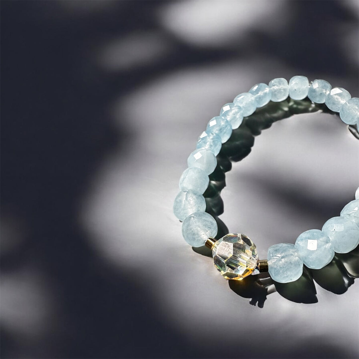 Akvamarīna rokassprādze ar Swarovski kristāliņu